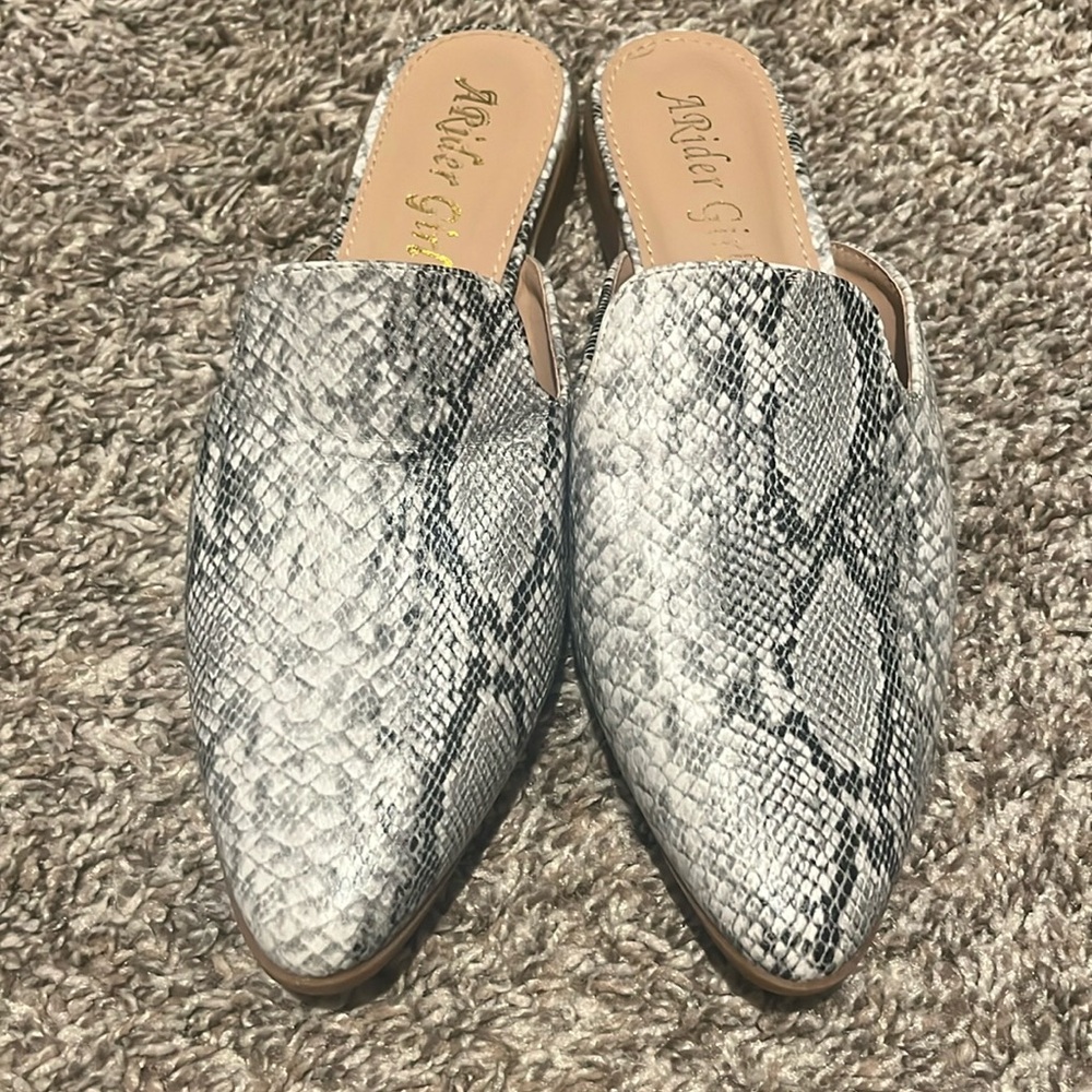 Snakeskin slides size 7/7.5